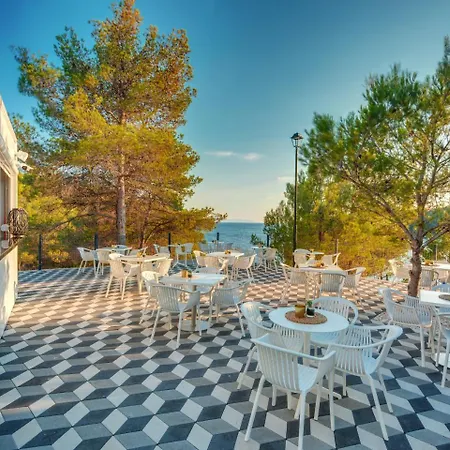 Gava Waterman 4* Milna (Brac)