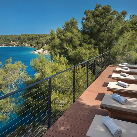 Gava Waterman Milna Resort